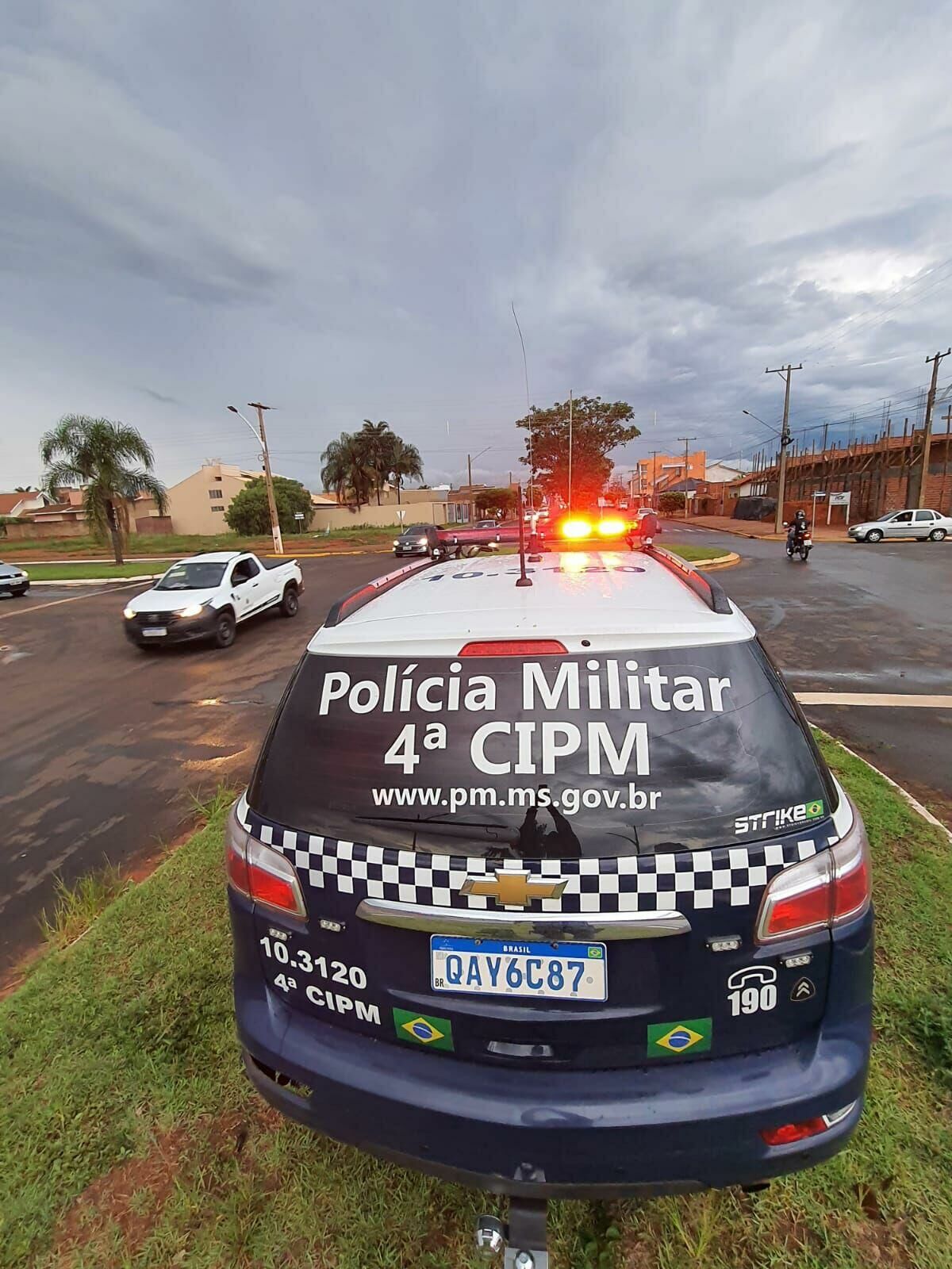 Imagem de compartilhamento para o artigo Policiais da 4ª CIPM de Chapadão do Sul prenderam um jovem de 21 anos que agrediu a própria mãe da MS Todo dia
